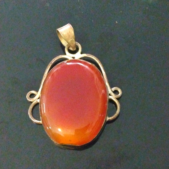 Jewelry - Vintage Oval Carnelian Pendant